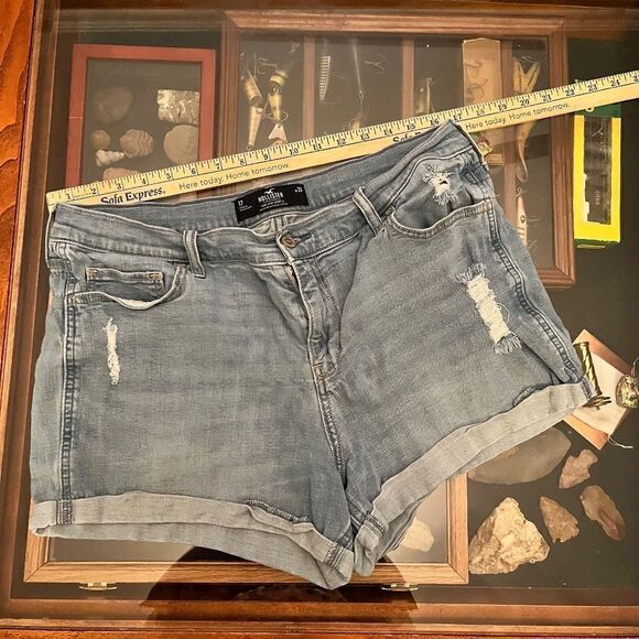 Hollister Size 17 Jean Shorts 31 Waist - Picture 4 of 8